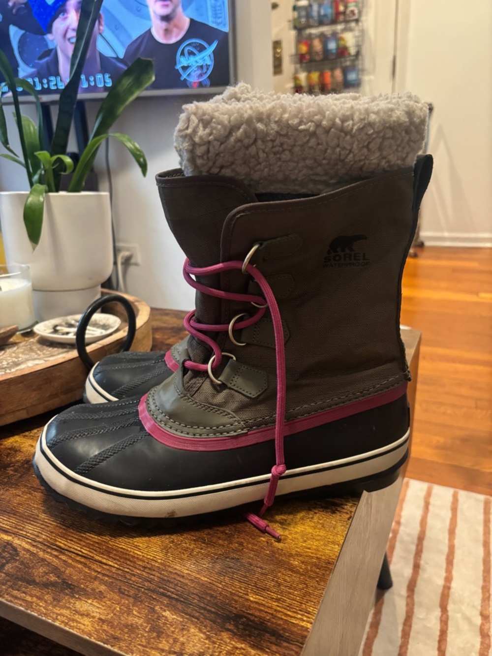 Sorel Women's Hunter Green, and Navy Winter Boots with Pink Accents